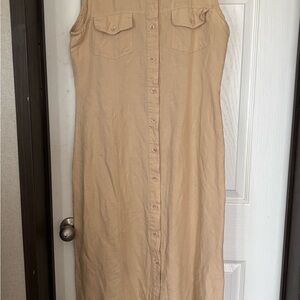 Chic Sleeveless Beige Button-Down Midi Dress